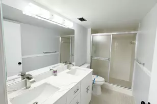 2220 N Cypress Bend Dr, Pompano Beach, FL 33069 - Photo 18
