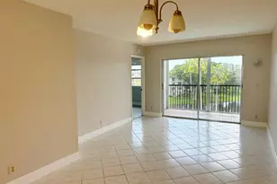 2220 N Cypress Bend Dr, Pompano Beach, FL 33069 - Photo 8
