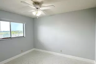 2220 N Cypress Bend Dr, Pompano Beach, FL 33069 - Photo 24