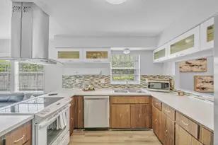 1350 Riverside Cir, Wellington, FL 33414 - Photo 10