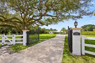 4628 Square Lake Dr, Palm Beach Gardens, FL 33418 - Photo 2
