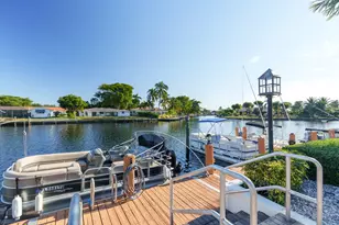 130 Cypress Club Dr, Pompano Beach, FL 33060 - Photo 26