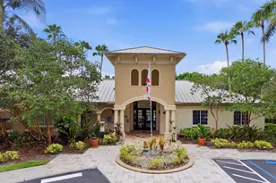 900 Crestwood Ct S, Royal Palm Beach, FL 33411 - Photo 32