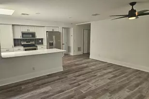 463 NW Ravenswood Ln, Port Saint Lucie, FL 34983 - Photo 2