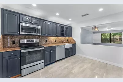 13095 Belhaven Court #5, Wellington, FL 33414 - Photo 2