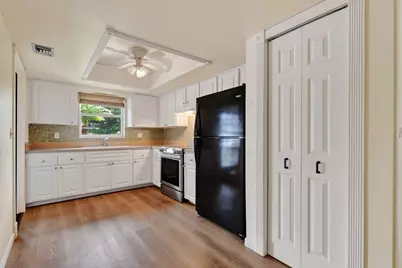 11 Windsor Road E, Jupiter, FL 33469 - Photo 10