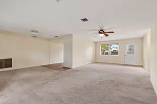 11 Windsor Rd E, Jupiter, FL 33469 - Photo 6