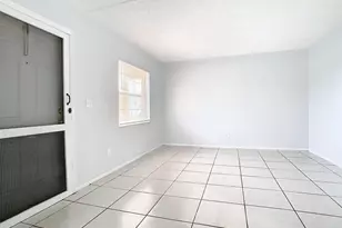 694 Michigan Ct, Saint Cloud, FL 34769 - Photo 12