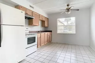 694 Michigan Ct, Saint Cloud, FL 34769 - Photo 18