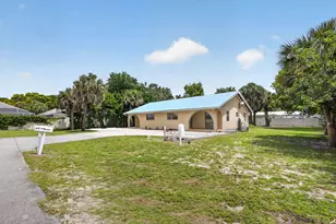 9484 Sun Ct, Palm Beach Gardens, FL 33403 - Photo 2