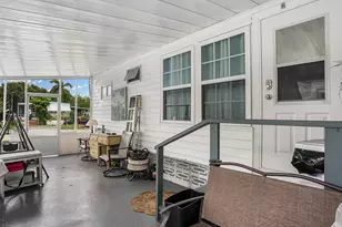 8500 SW 18th Pl, Davie, FL 33324 - Photo 20