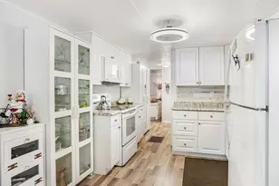 8500 SW 18th Pl, Davie, FL 33324 - Photo 2