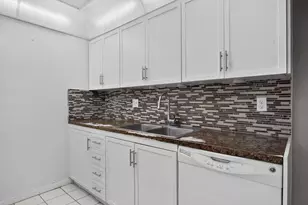 2002 Granada Dr, Coconut Creek, FL 33066 - Photo 12