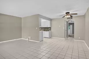 2002 Granada Dr, Coconut Creek, FL 33066 - Photo 4