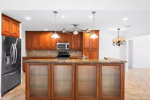 3074 NE Loquat Ln, Jensen Beach, FL 34957 - Photo 10