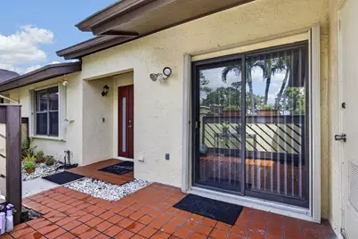 140 Karanda Court, Royal Palm Beach, FL 33411 - Photo 4