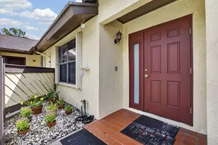 140 Karanda Ct, Royal Palm Beach, FL 33411 - Photo 4