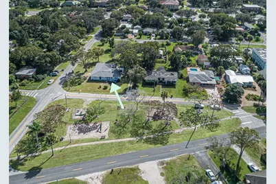 2075 37th Avenue #B, Vero Beach, FL 32960 - Photo 2