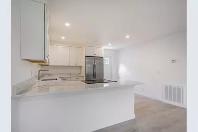 2075 37th Avenue #B, Vero Beach, FL 32960 - Photo 10
