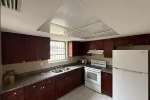 16980 N Miami Ave, North Miami Beach, FL 33169 - Photo 4