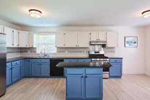 296 SE Wentworth Dr, Stuart, FL 34996 - Photo 12
