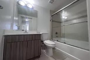 18335 NW 68th Ave, Hialeah, FL 33015 - Photo 6