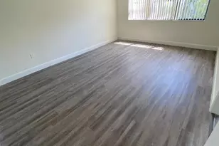 18335 NW 68th Ave, Hialeah, FL 33015 - Photo 6