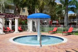 18335 NW 68th Ave, Hialeah, FL 33015 - Photo 10