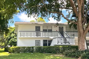 561 Durham T, Deerfield Beach, FL 33442 - Photo 2