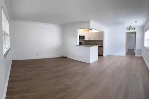 103 Saxony C, Delray Beach, FL 33446 - Photo 2