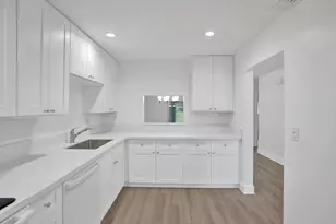 1050 NW 87th Ave, Plantation, FL 33322 - Photo 8