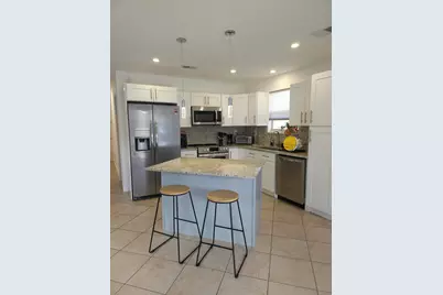 2711 NW 16 Street, Fort Lauderdale, FL 33311 - Photo 2