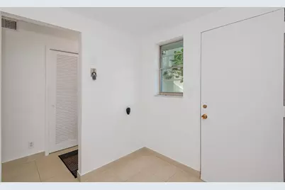 1000 NE 12th Avenue #104, Hallandale Beach, FL 33009 - Photo 12