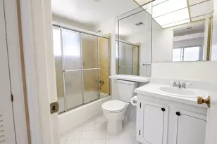 3051 Sunrise Lakes Dr E, Sunrise, FL 33322 - Photo 6