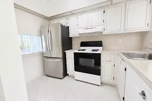 3051 Sunrise Lakes Dr E, Sunrise, FL 33322 - Photo 2