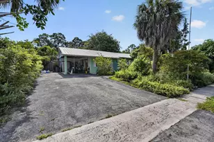 303 S Delaware Blvd, Jupiter, FL 33458 - Photo 2