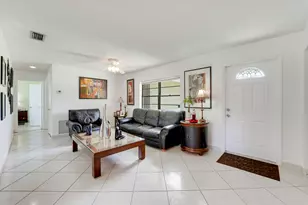 9235 Saddlecreek Dr, Boca Raton, FL 33496 - Photo 2