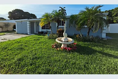 324 Mid Pines Road, Palm Springs, FL 33461 - Photo 2