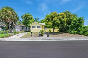 616 W 5th St, Riviera Beach, FL 33404 - Photo 1