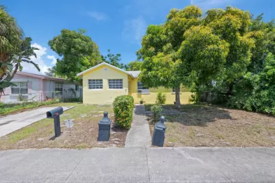 616 W 5th Street, Riviera Beach, FL 33404 - Photo 2