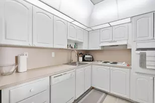 19380 Collins Ave, Sunny Isles Beach, FL 33160 - Photo 14