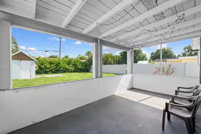 27 SE 6th Street, Dania Beach, FL 33004 - Photo 16