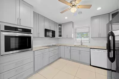 27 SE 6th Street, Dania Beach, FL 33004 - Photo 2