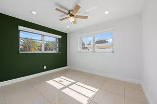 27 SE 6th St, Dania Beach, FL 33004 - Photo 8