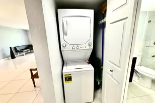 12600 SW 5th Ct, Pembroke Pines, FL 33027 - Photo 18