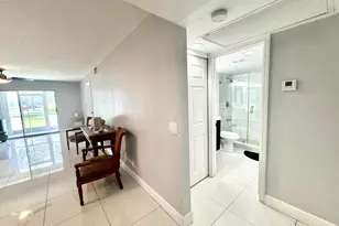 12600 SW 5th Ct, Pembroke Pines, FL 33027 - Photo 20