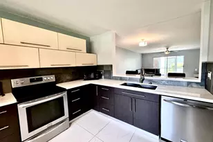12600 SW 5th Ct, Pembroke Pines, FL 33027 - Photo 4