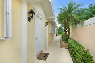 8557 SE Retreat Dr, Hobe Sound, FL 33455 - Photo 2
