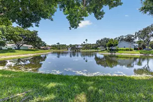 10884 Lake Front Pl, Boca Raton, FL 33498 - Photo 2