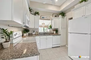 10884 Lake Front Pl, Boca Raton, FL 33498 - Photo 8